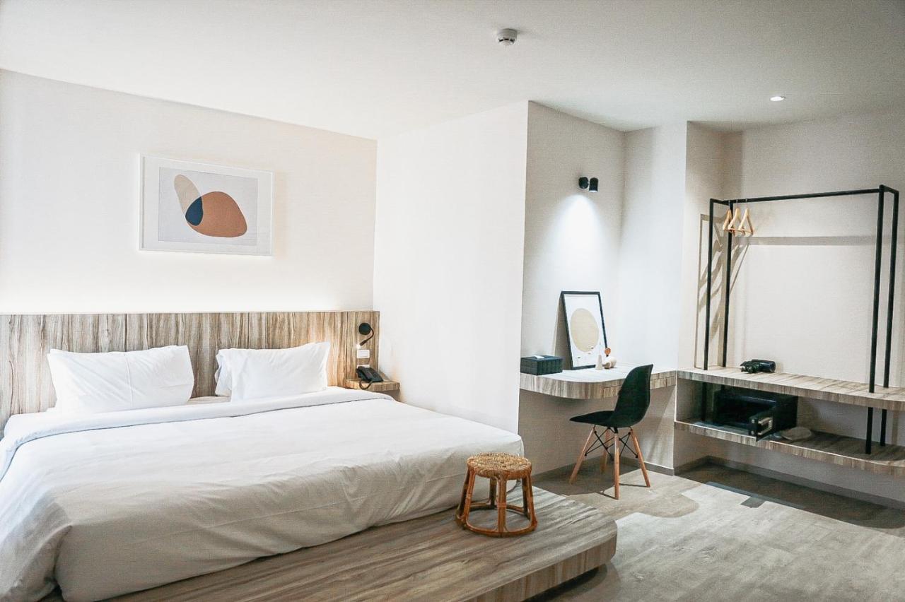 HOMITEL Bangkok Hotel Bagian luar foto