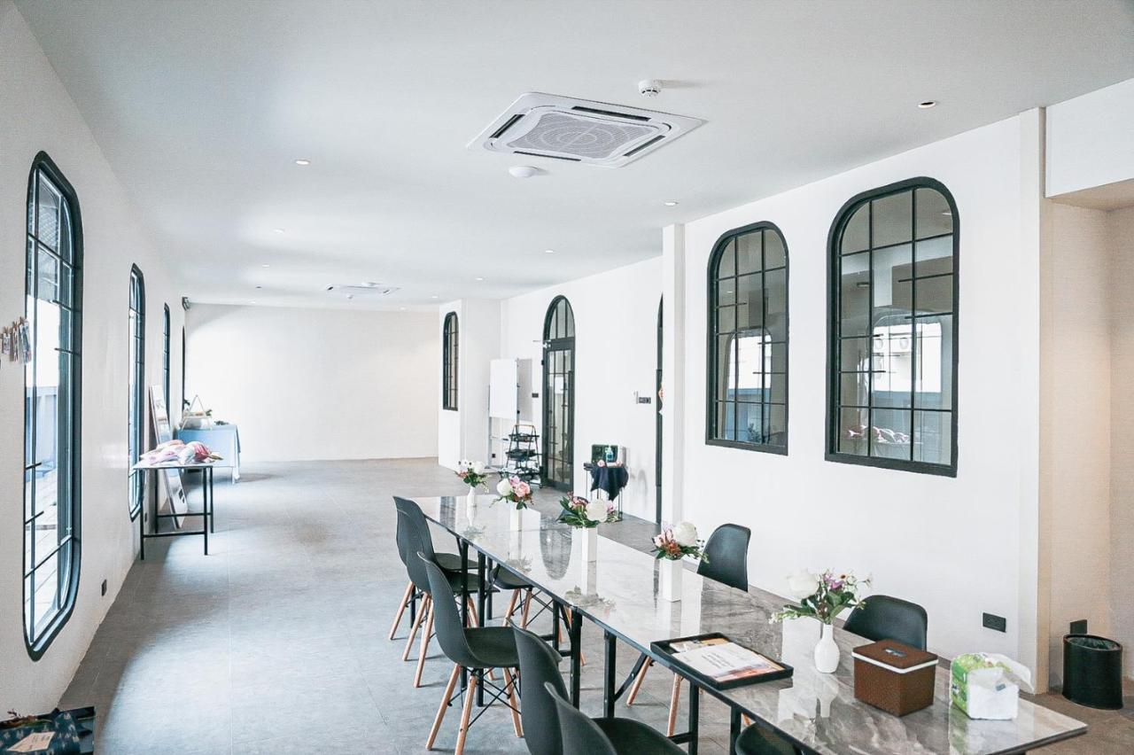 HOMITEL Bangkok Hotel Bagian luar foto