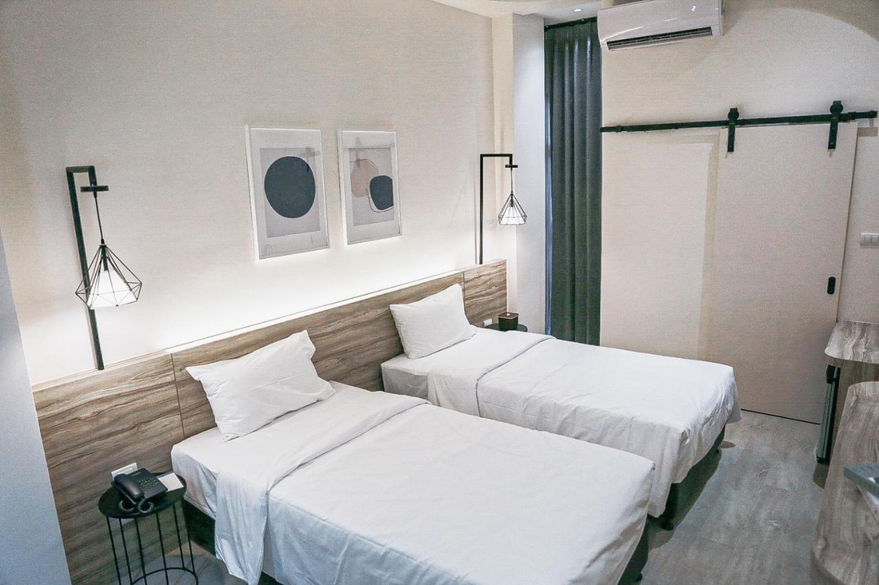 HOMITEL Bangkok Hotel Bagian luar foto